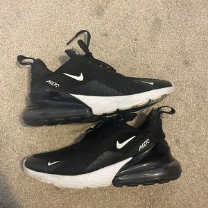 Black Nike air max 270 size 6